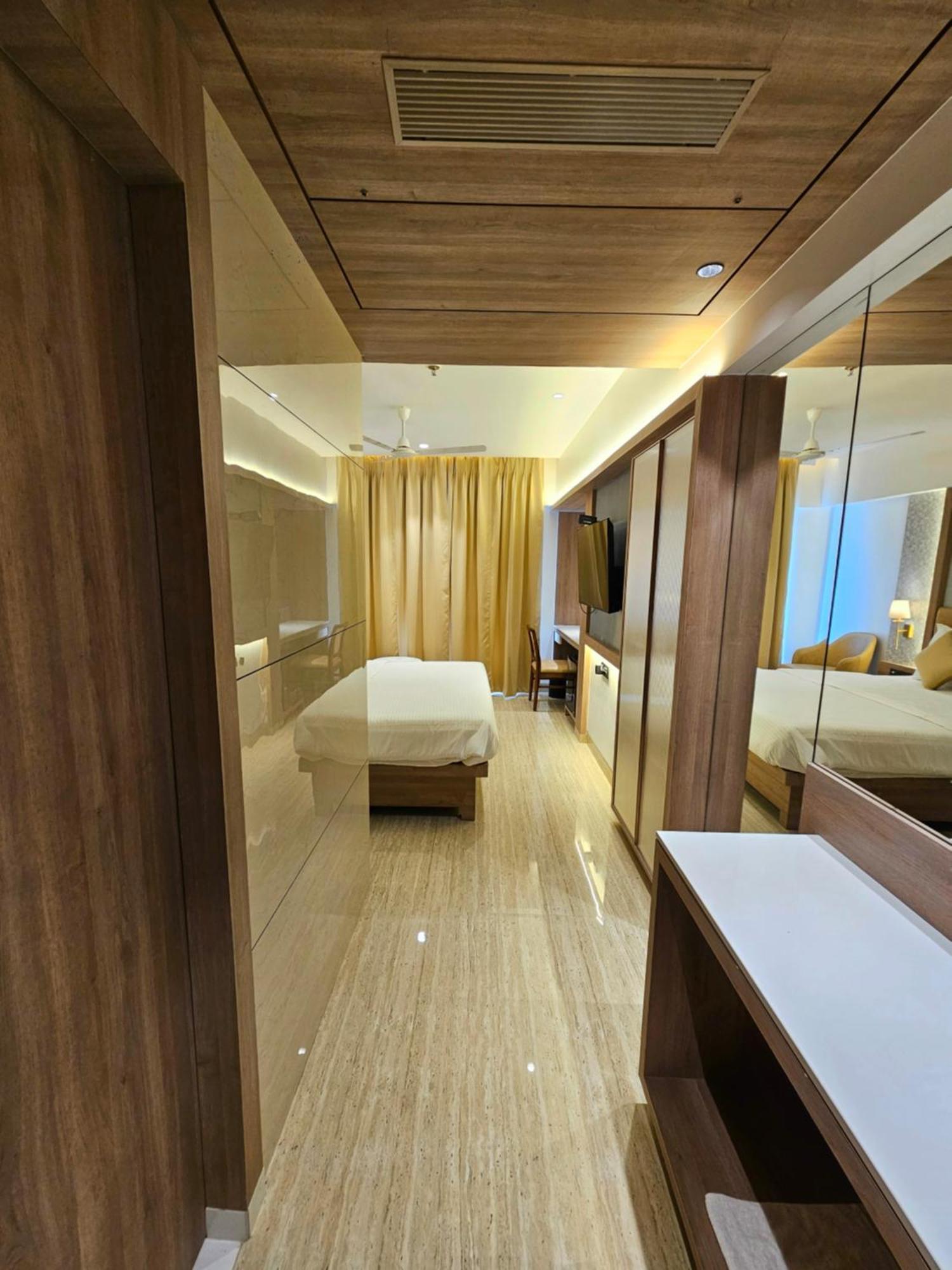 Hotel Golden Nest Thane Luaran gambar