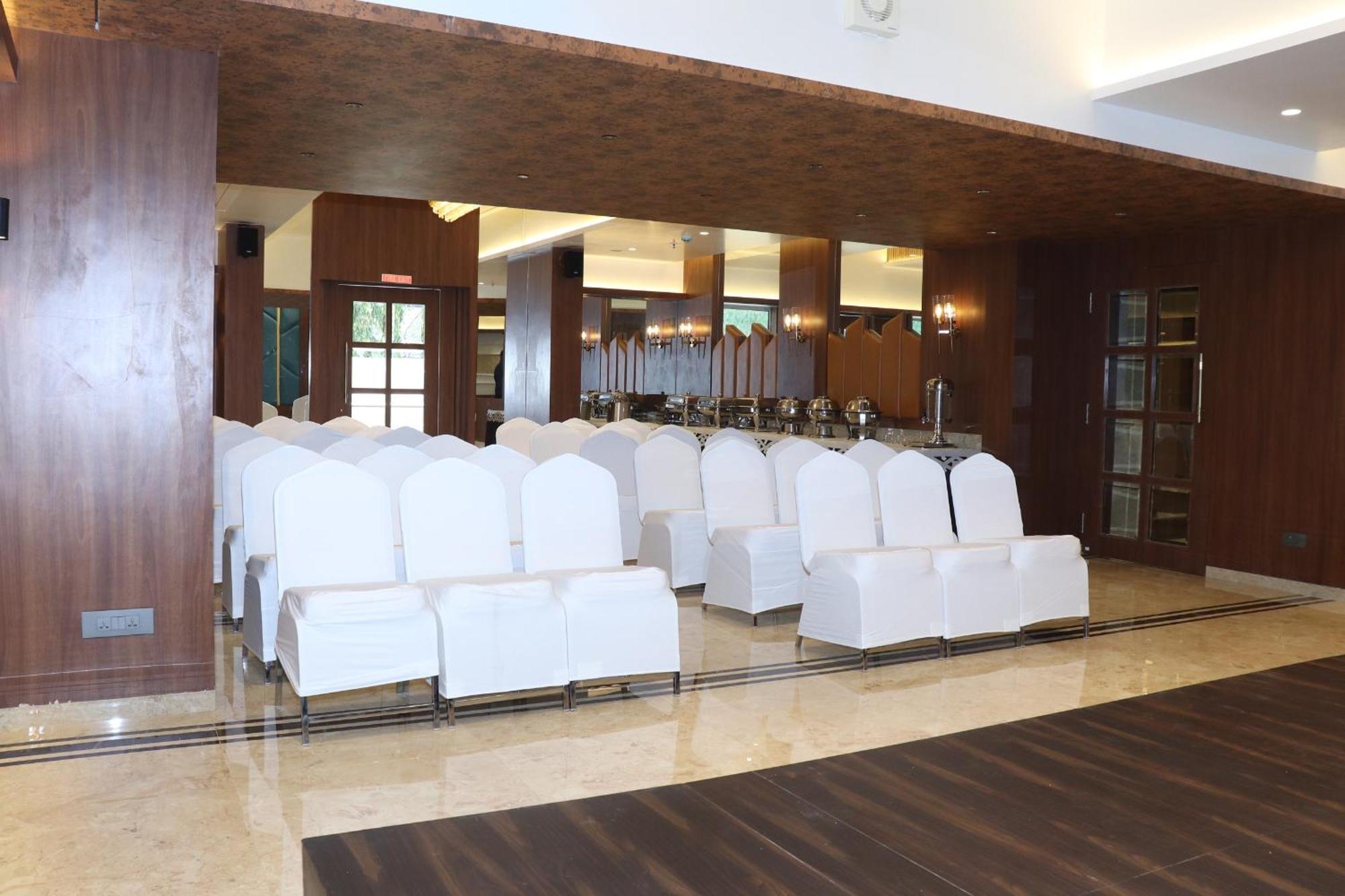 Hotel Golden Nest Thane Luaran gambar